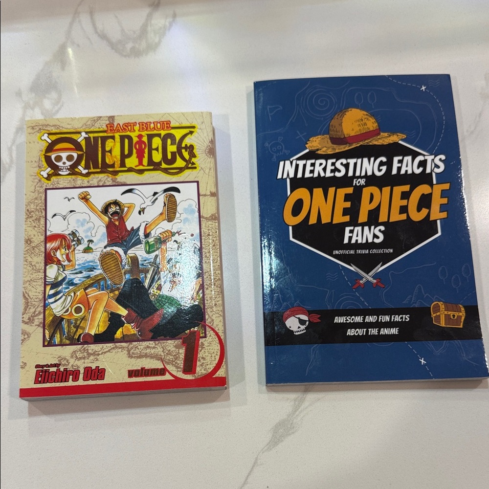 One Piece Manga Volume 1 and Fan Book Set